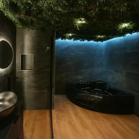 Jungle - Evasion Tropicale - Sauna Jacuzzi Balneo Strazburg